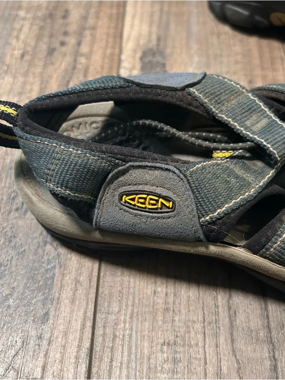 Keen Newport Mens Size 8 US‎ Green Waterproof Outdoor Hiking Sandals